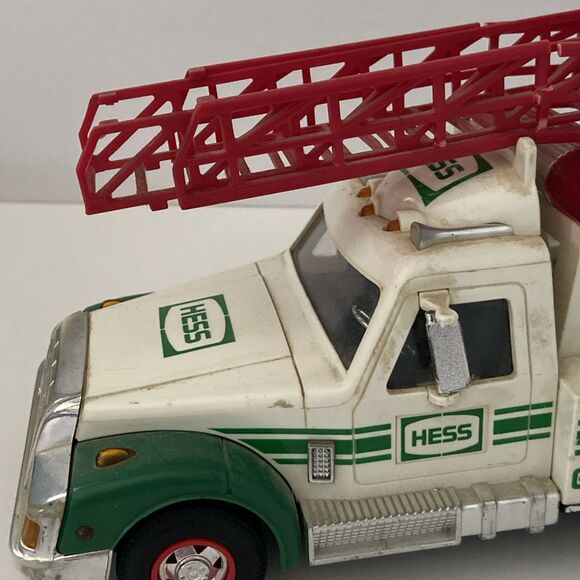 Vintage 1994 Hess Toy Rescue Truck with Sounds and Lights - Picture 4 of 10